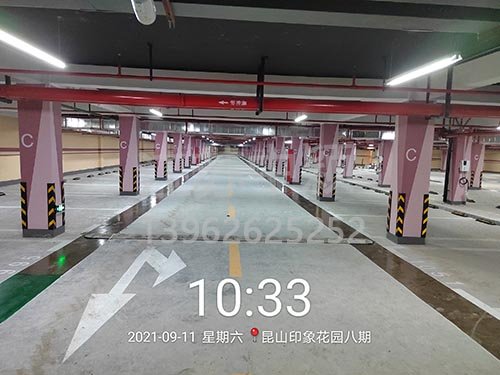 地下停車場理應(yīng)安裝哪些道路劃線標識牌呢？